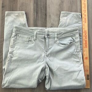 Women’s size 12/31 Gap Legging Skimmer Jeans light blue in good condition